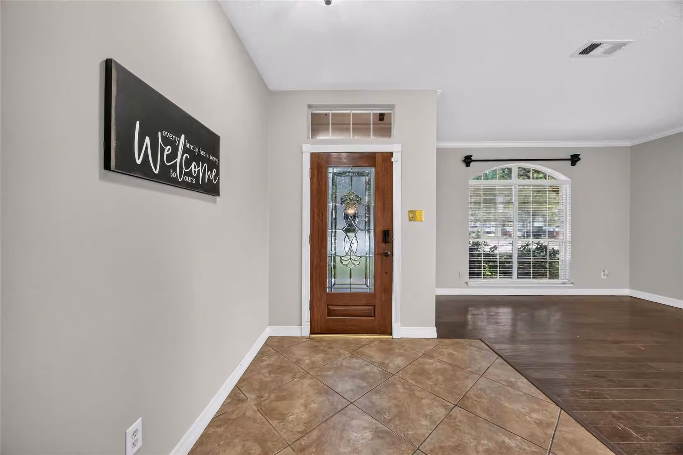 Photo 4 of 11618 Peachwood Lake Drive, Sugar Land, TX