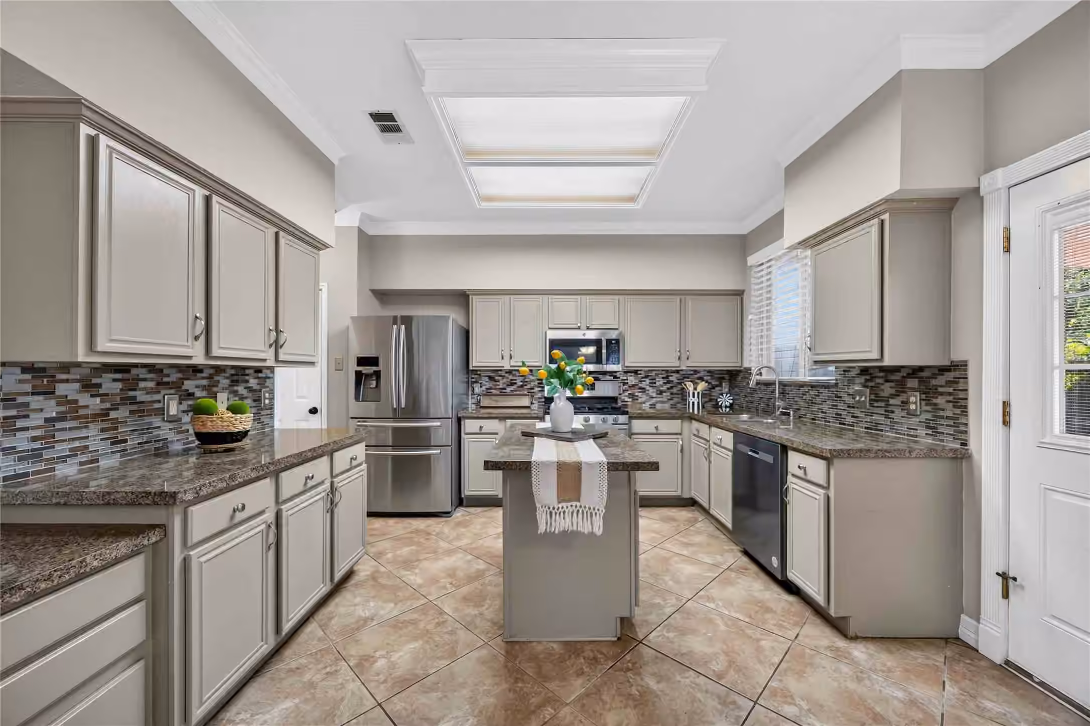 Photo 7 of 11618 Peachwood Lake Drive, Sugar Land, TX