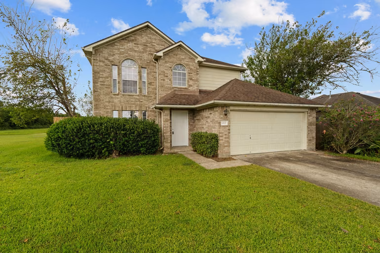Photo of 5800 Winding Brook Drive, Dickinson, TX