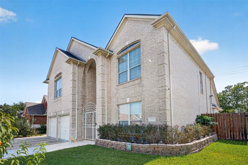 Photo of 10102 Lizette Court, Houston, TX