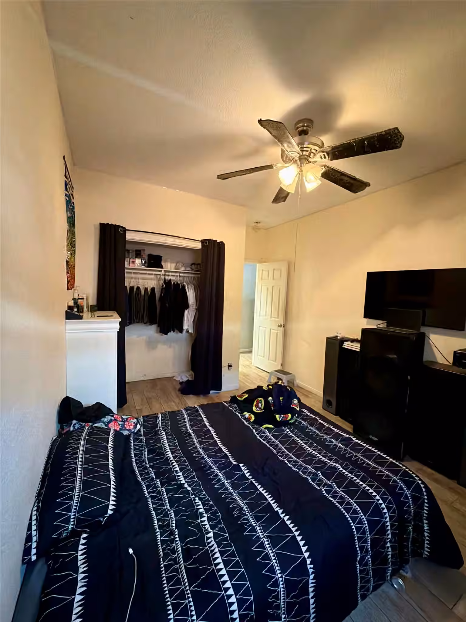 Photo 7 of 6611 Morningsage Lane, Houston, TX