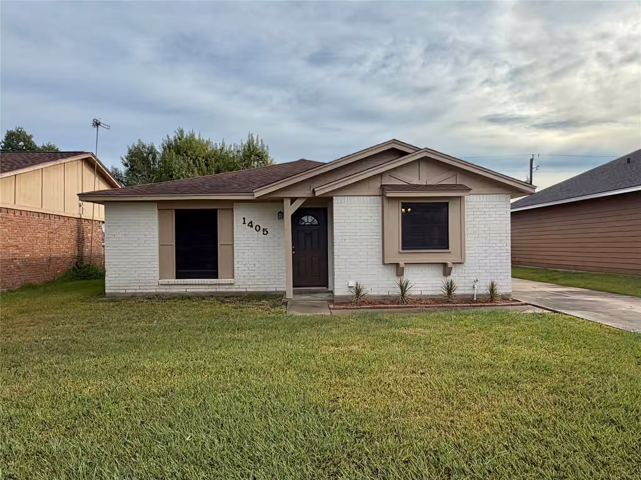 Photo of 1405 N Avenue M, Freeport, TX 77541