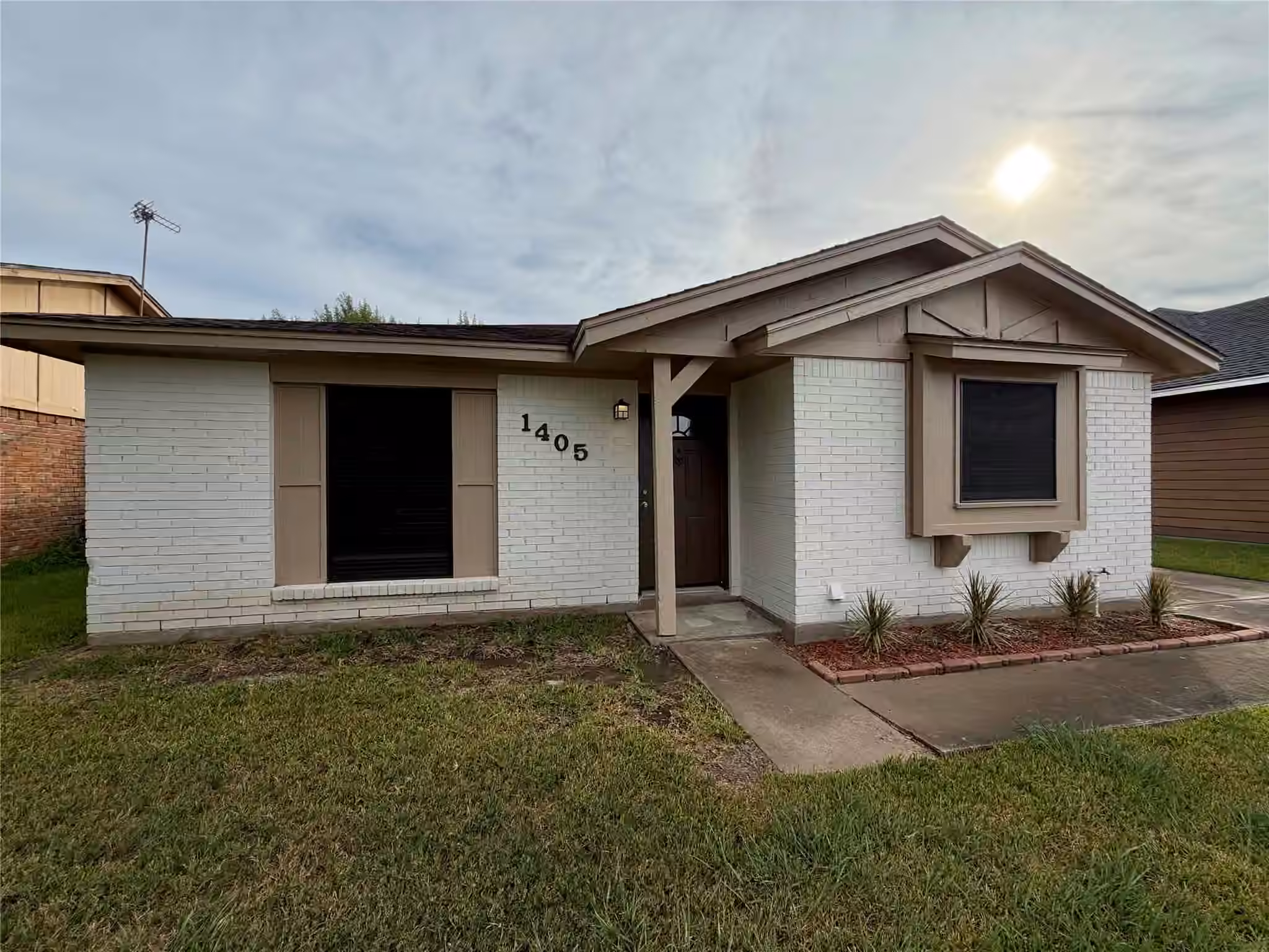 Photo 2 of 1405 N Avenue M, Freeport, TX