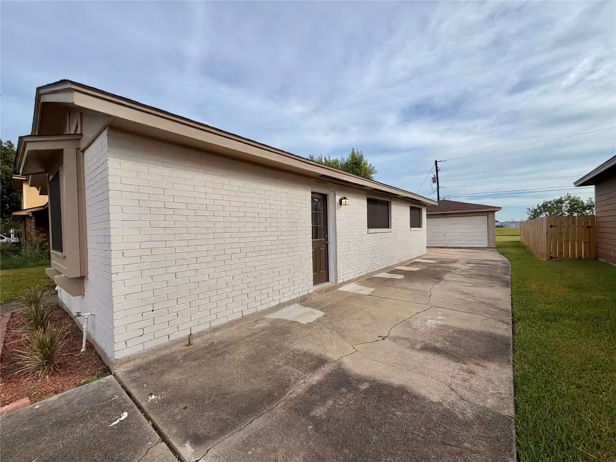 Photo 4 of 1405 N Avenue M, Freeport, TX