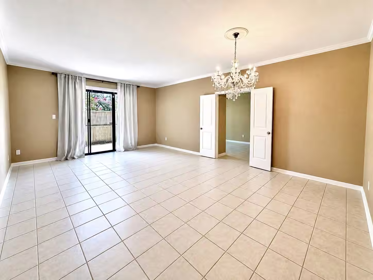 Photo 4 of 2400 N Braeswood Boulevard 107, Houston, TX