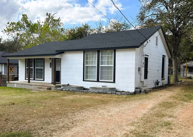 Photo 2 of 128 Harris Street, Bellville, TX