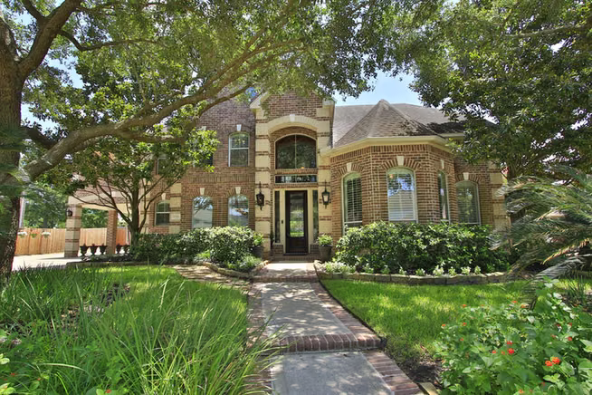 Photo 4 of 17331 Fairgrove Park Drive, Houston, TX