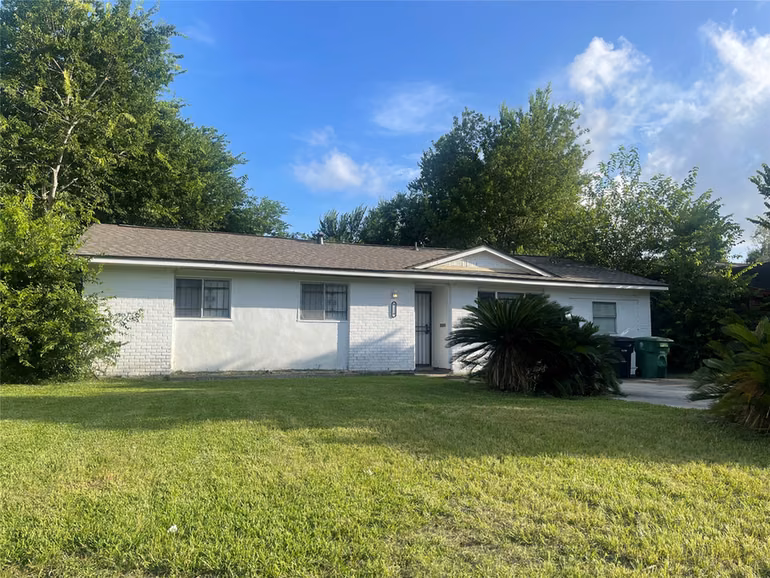 Photo of 5250 Dumore Drive, Houston, TX