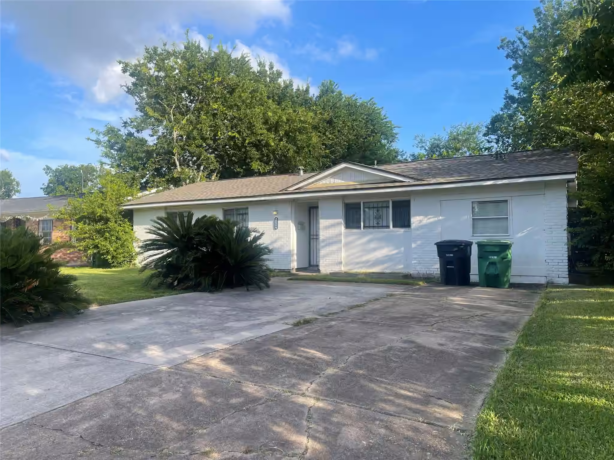 Photo 2 of 5250 Dumore Drive, Houston, TX