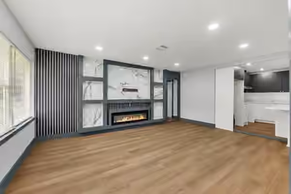 Photo 4 of 6058 Lyndhurst Drive, Houston, TX