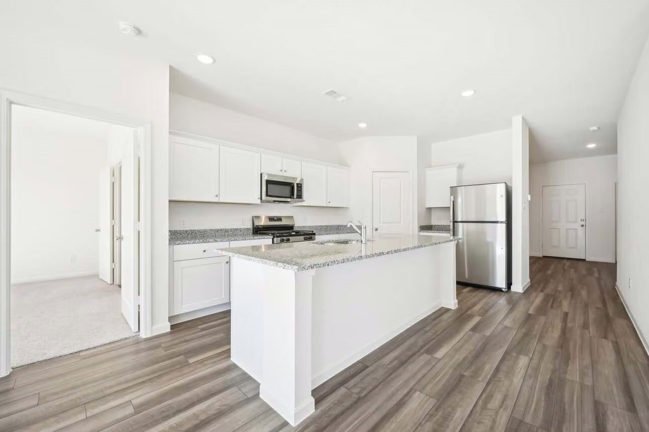 Photo 2 of 7707 Enchanted Pearl Drive, Angleton, TX