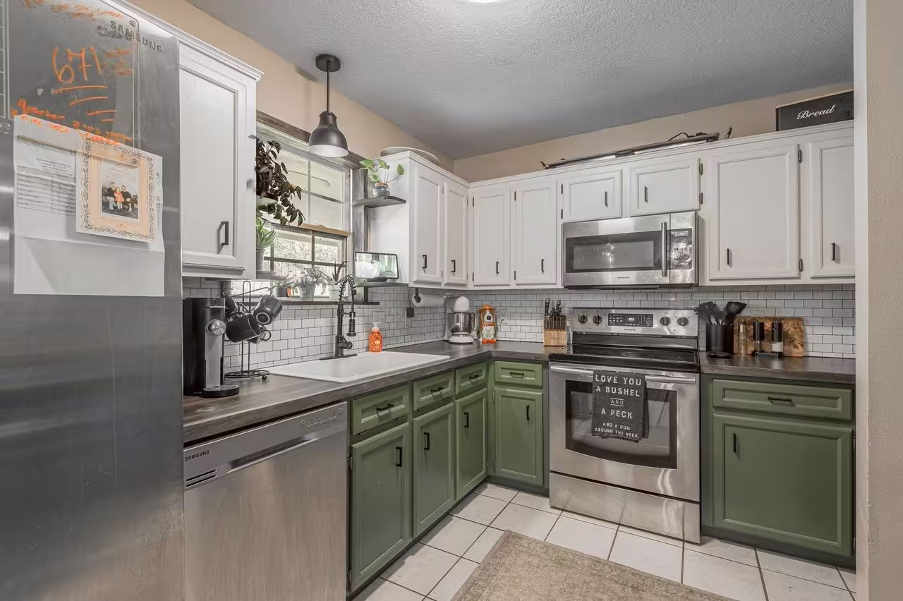Photo 7 of 2203 Shannon Drive, Huntsville, TX