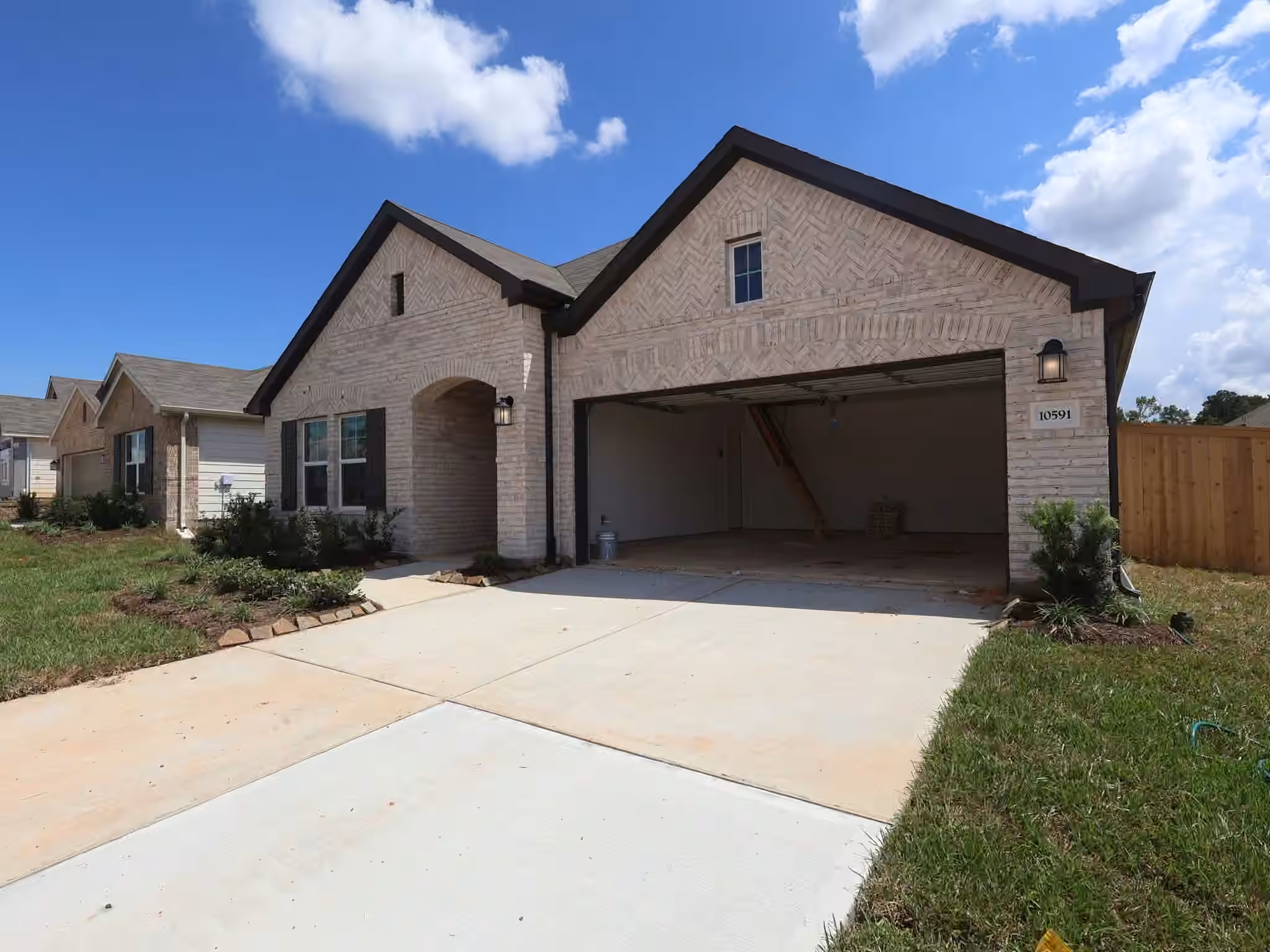 Photo 2 of 10591 Annex Avenue, Montgomery, TX