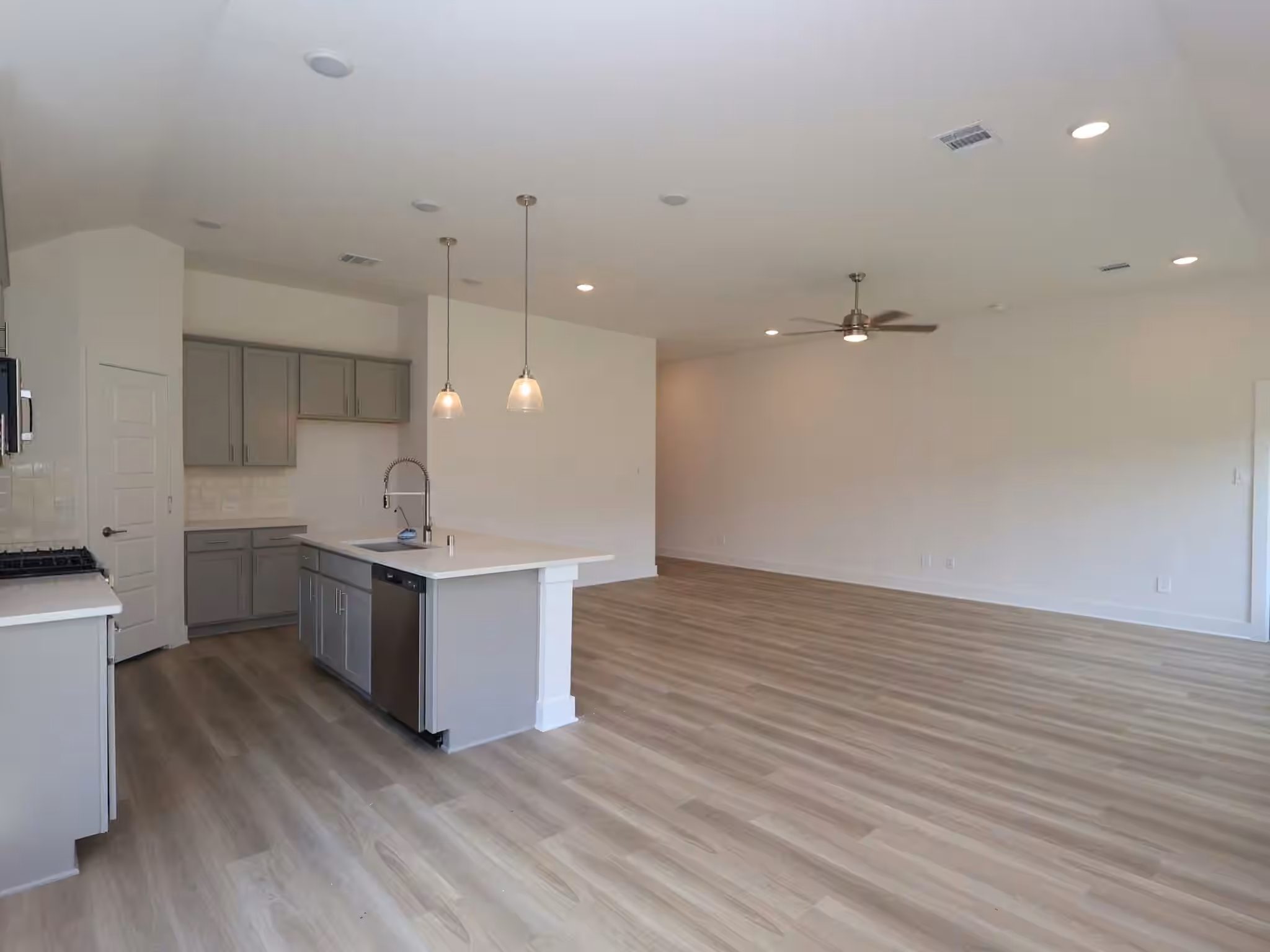 Photo 6 of 10591 Annex Avenue, Montgomery, TX