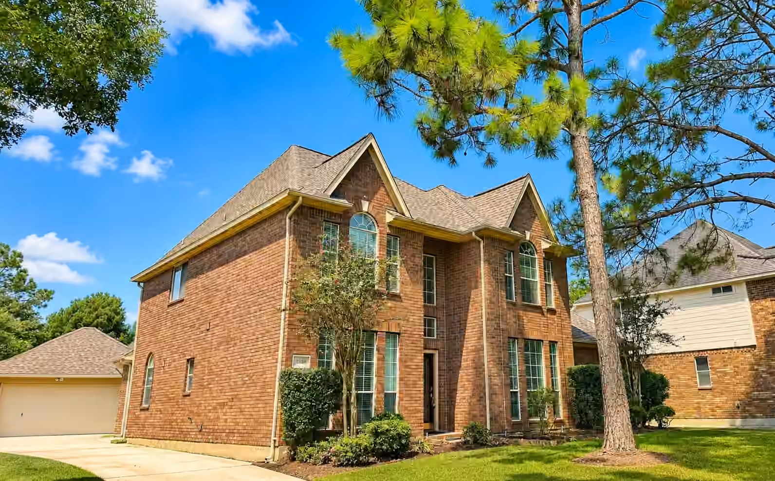 Photo 2 of 2438 Weatherford Drive, Pearland, TX