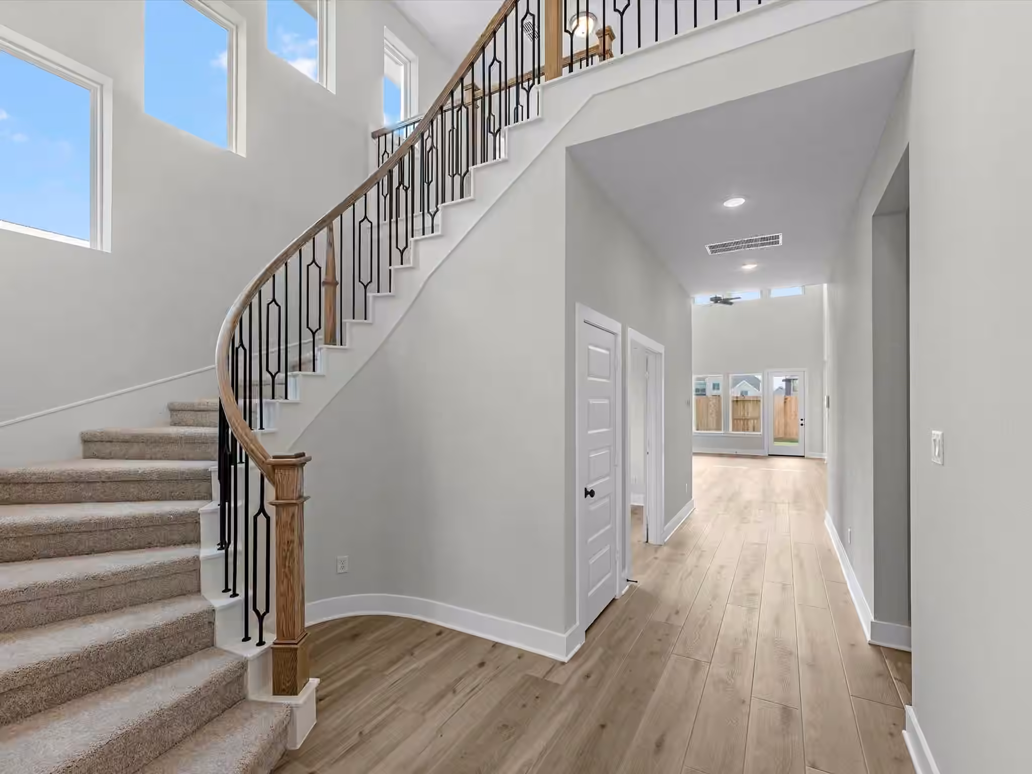 Photo 3 of 16522 Harmony Lea Lane, Hockley, TX