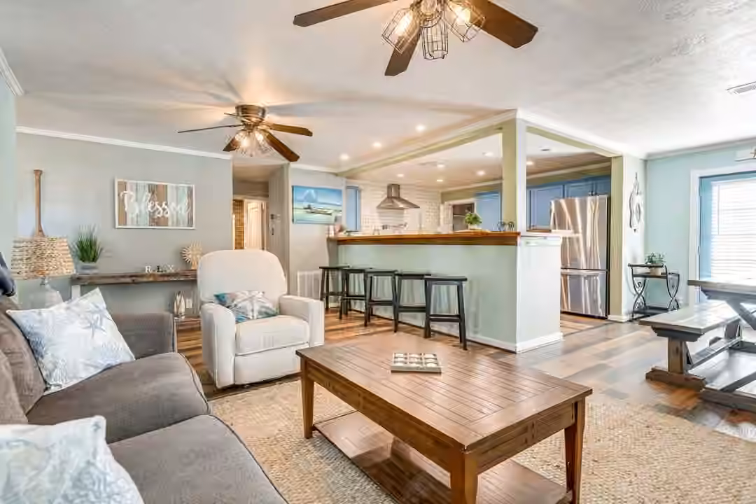 Photo 4 of 3917 Avenue P 1/2, Galveston, TX