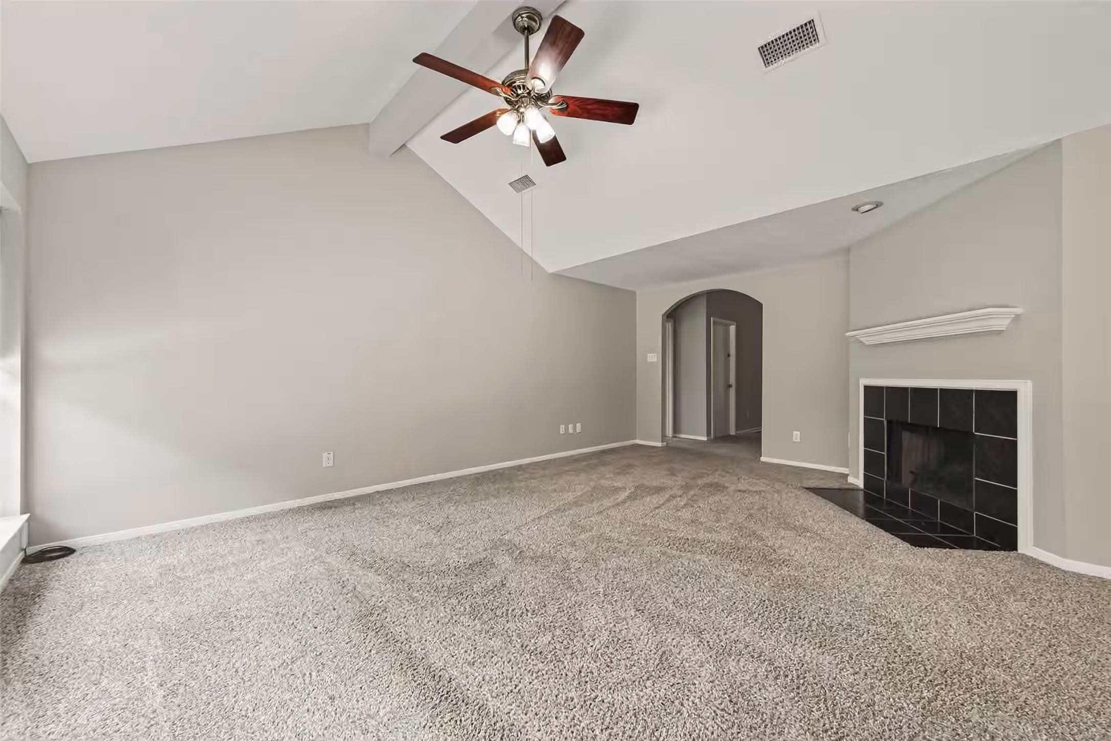 Photo 5 of 17123 Pecan Acres Drive, Sugar Land, TX