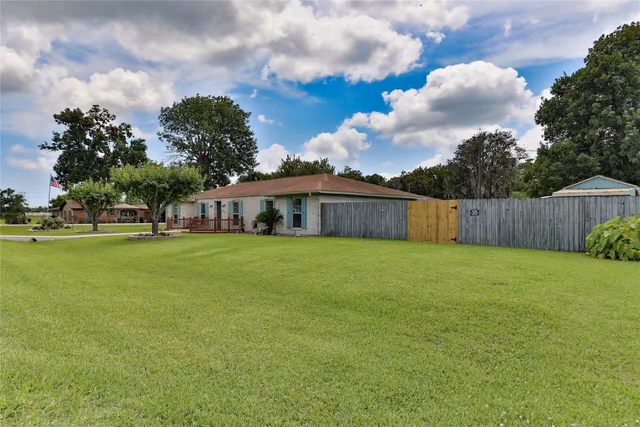 Photo 5 of 203 Tamarind Street, Lake Jackson, TX
