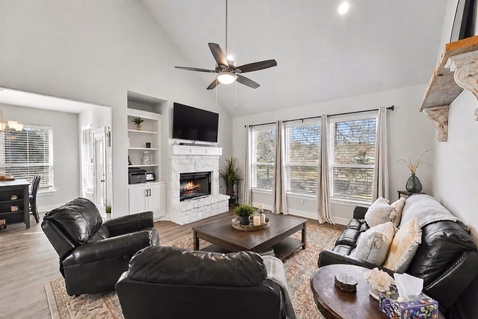 Photo 6 of 1700 Twin Oaks Circle, Brenham, TX