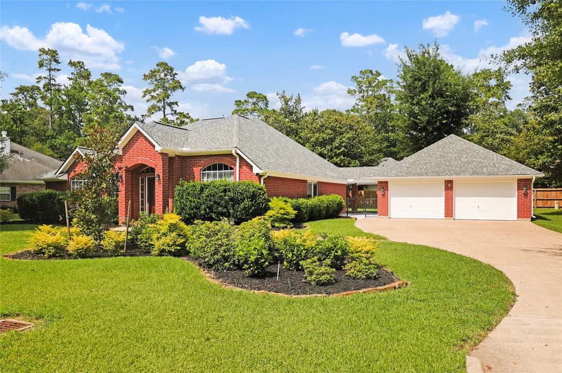 Photo 2 of 507 Stephen F Austin Drive, Conroe, TX