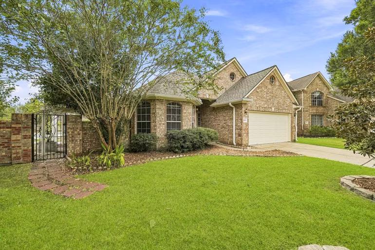 Photo 3 of 2611 Oxhill Court, Pearland, TX