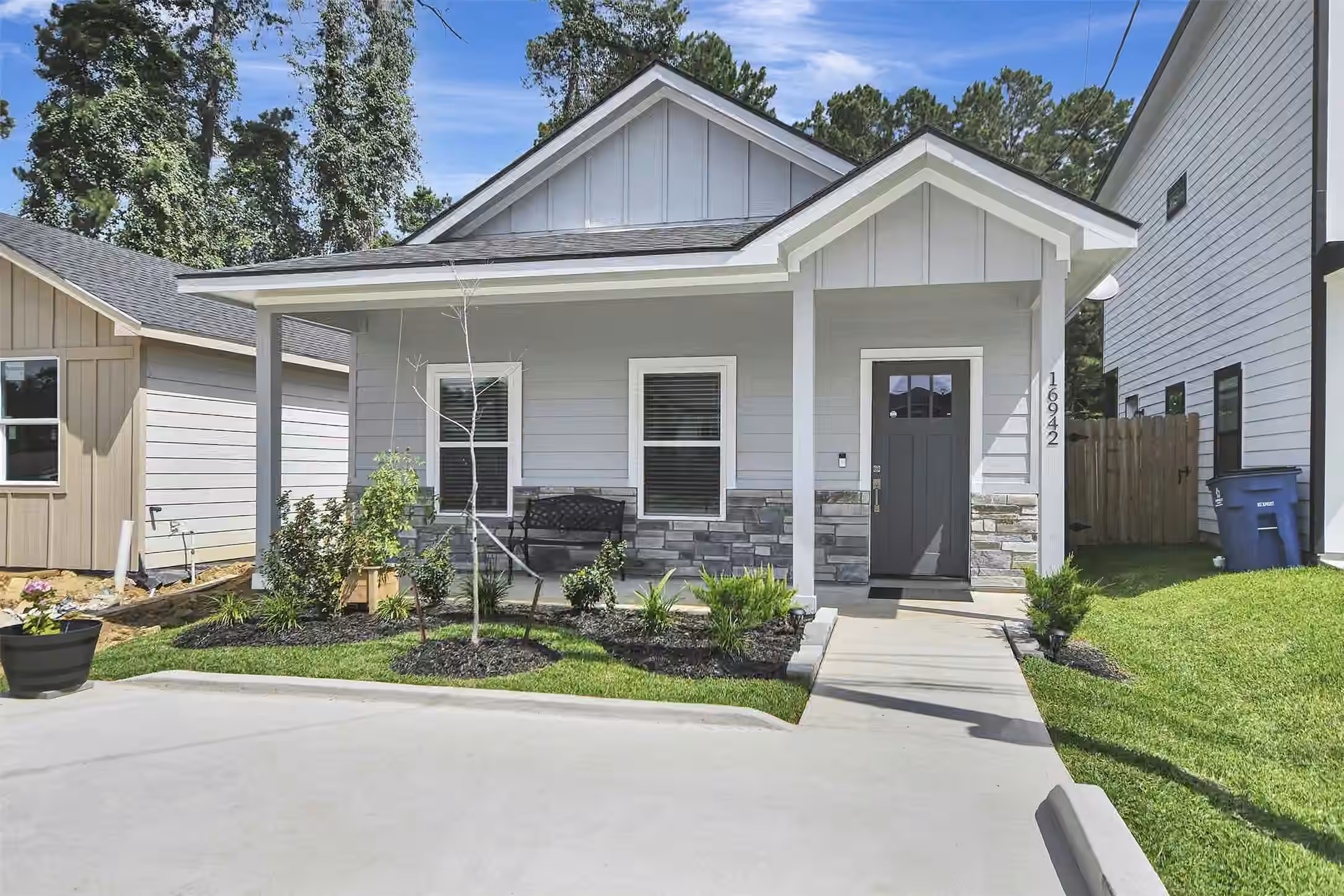 Photo 2 of 16942 Balmoral, Montgomery, TX