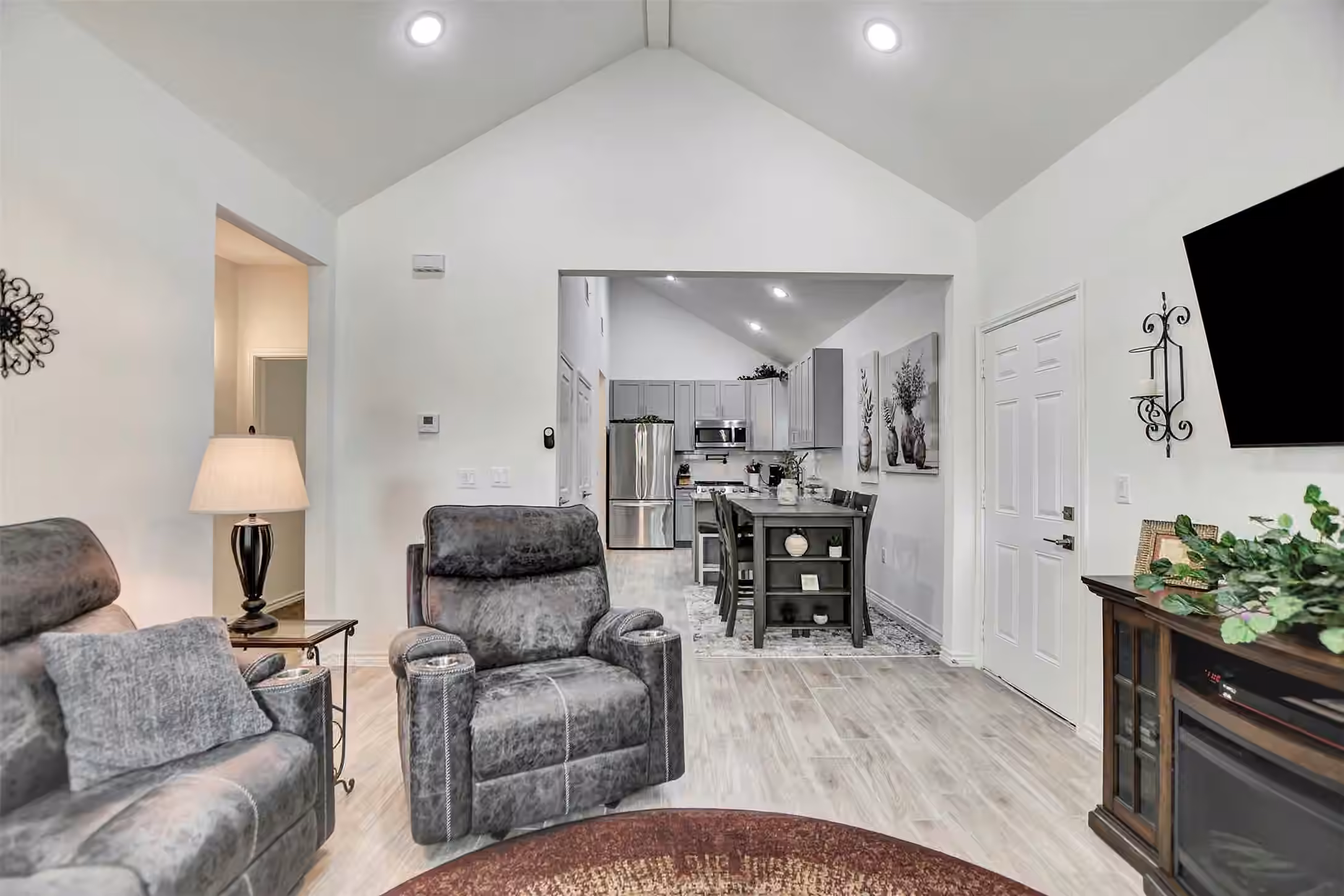 Photo 7 of 16942 Balmoral, Montgomery, TX