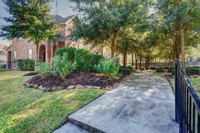 Photo 2 of 10 Bettina Lane, The Woodlands, TX