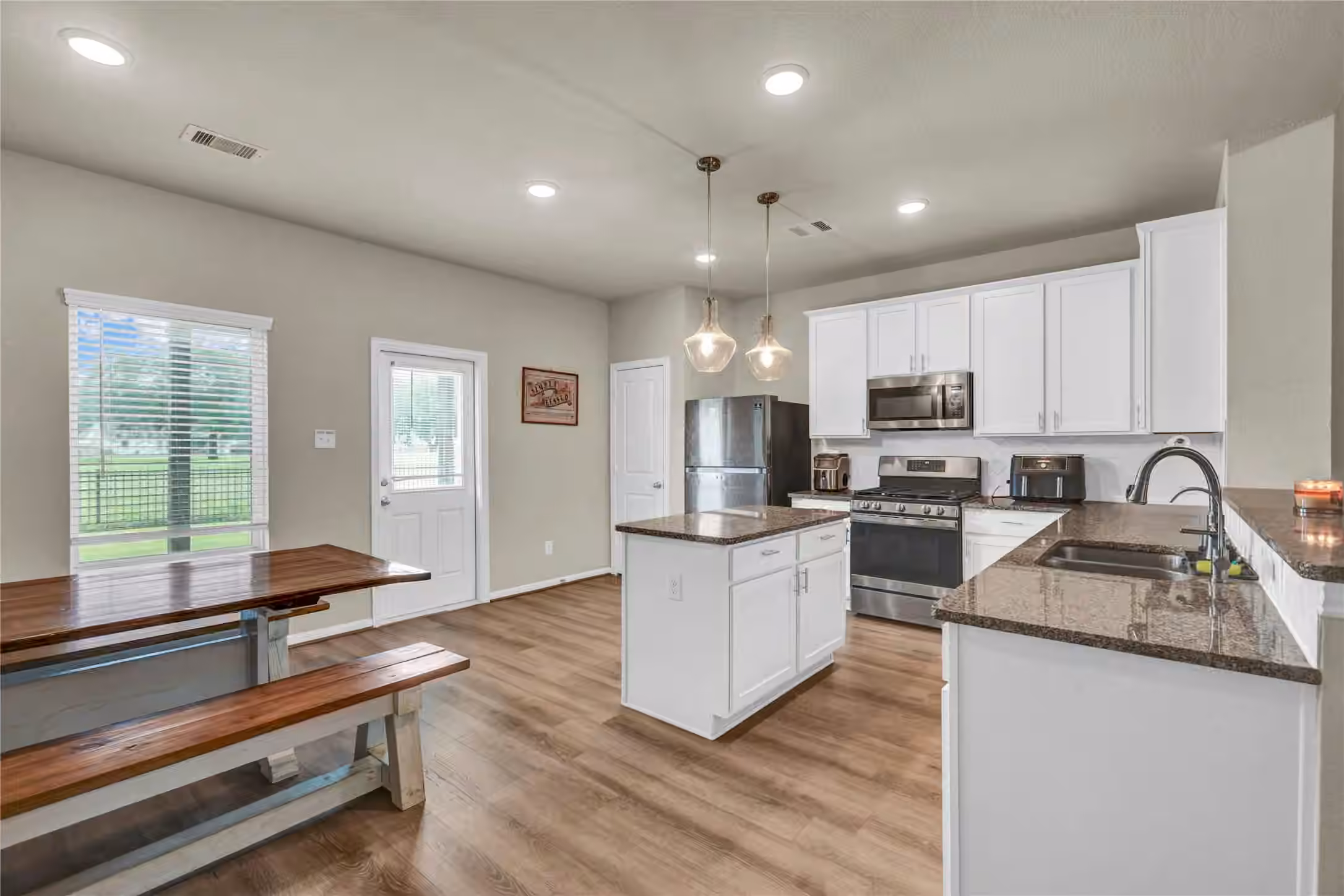 Photo 6 of 2423 Ridgewood Drive, West Columbia, TX