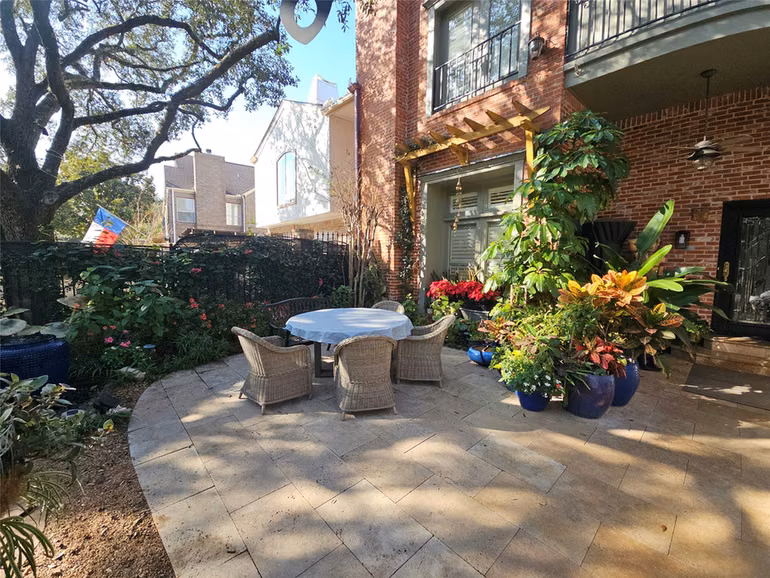 Photo of 4716 Post Oak Timber Drive, Houston, TX