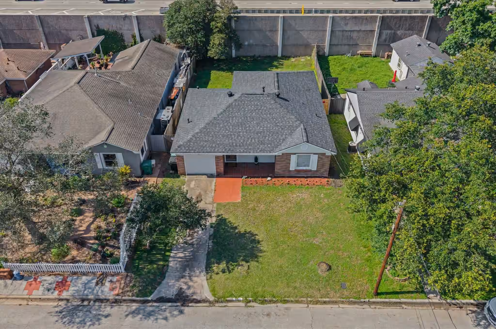 Photo of 605 Kelley Street, Houston, TX 77009