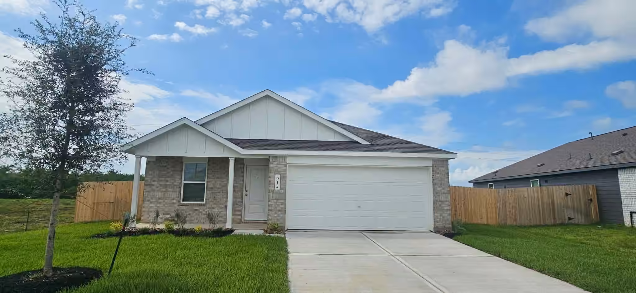 Photo of 912 Woodhaven Lakes Drive, La Marque, TX 77568