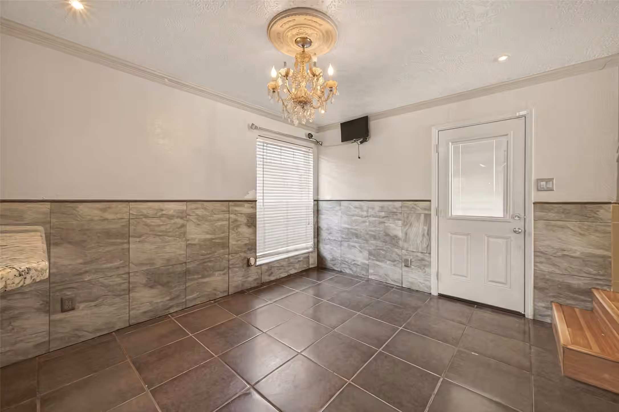 Photo 5 of 6106 Santa Christi Drive, Houston, TX