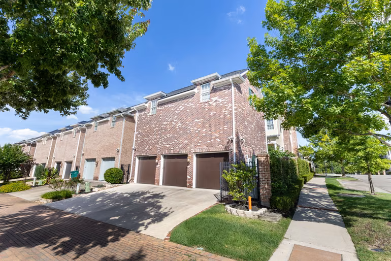 Photo 5 of 60 North Bay Boulevard, The Woodlands, TX