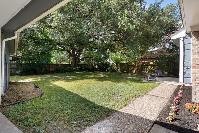Photo 5 of 12019 Sugar Springs Drive, Houston, TX