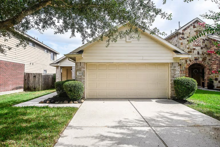 Photo of 1651 Thornhollow Drive, Houston, TX