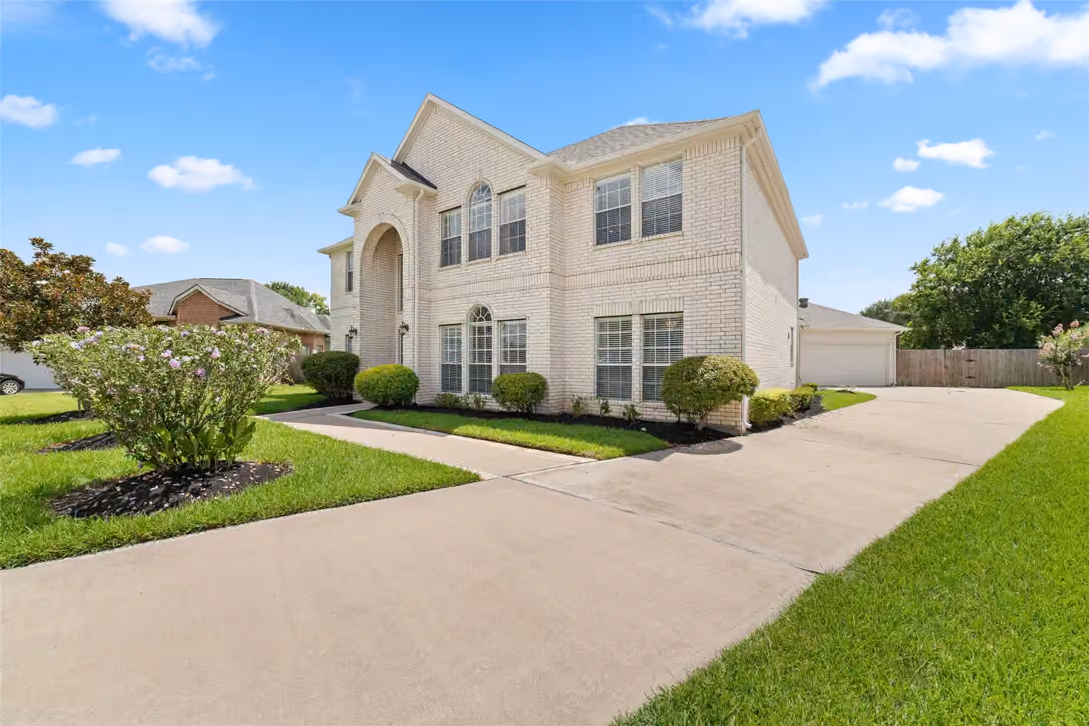 Photo 4 of 15319 Leila Bend Drive, Houston, TX