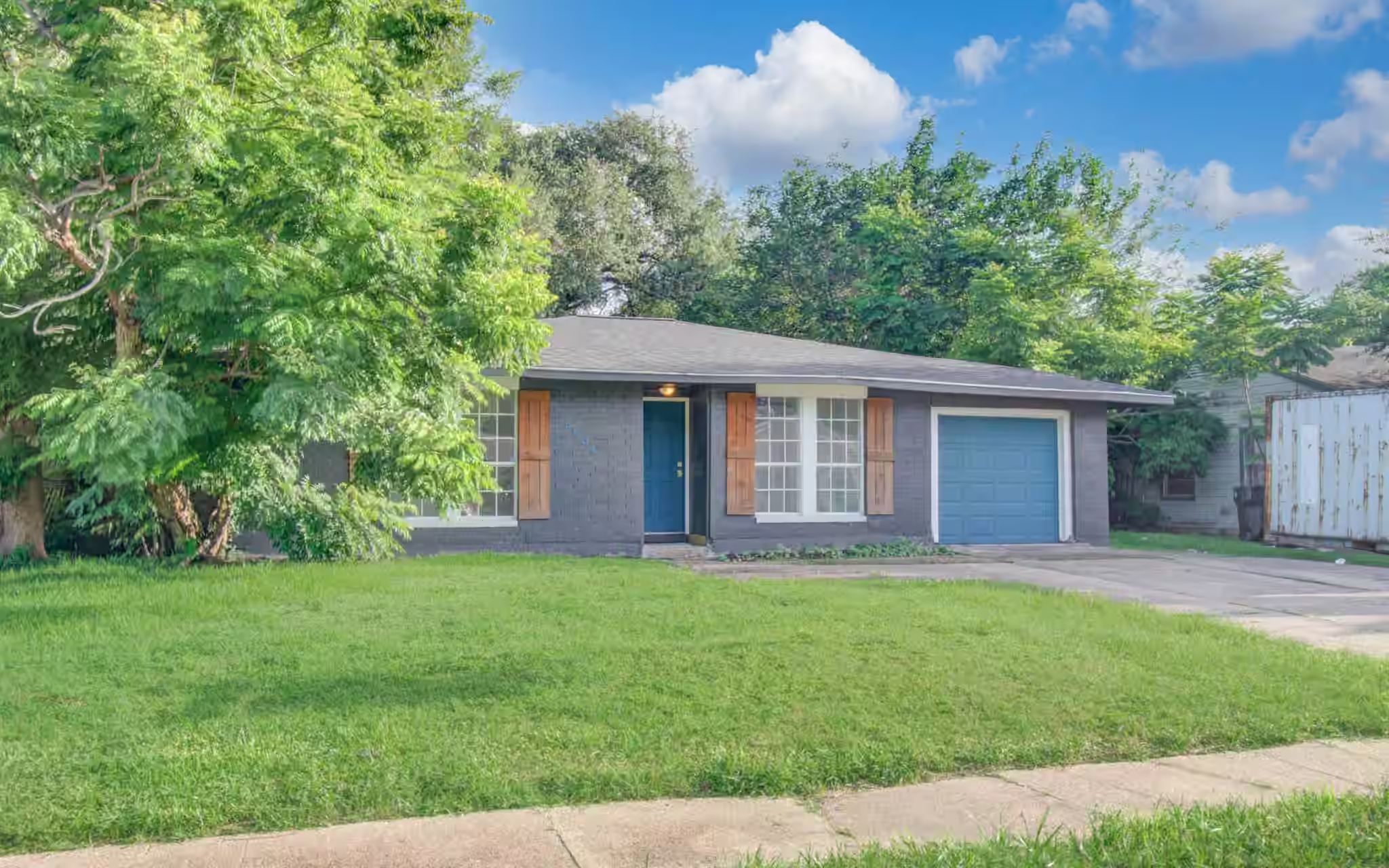 Photo 3 of 5634 Ridgeway Drive, Houston, TX