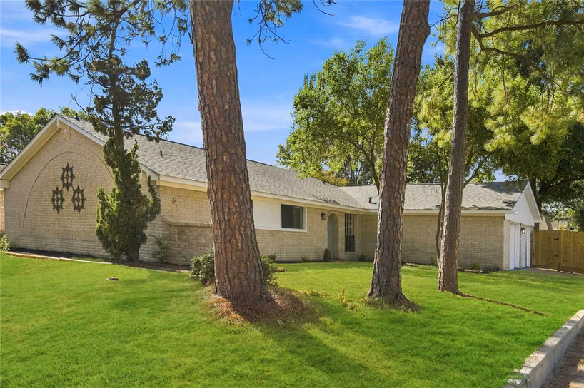 Photo 3 of 9223 Benning Drive, Houston, TX