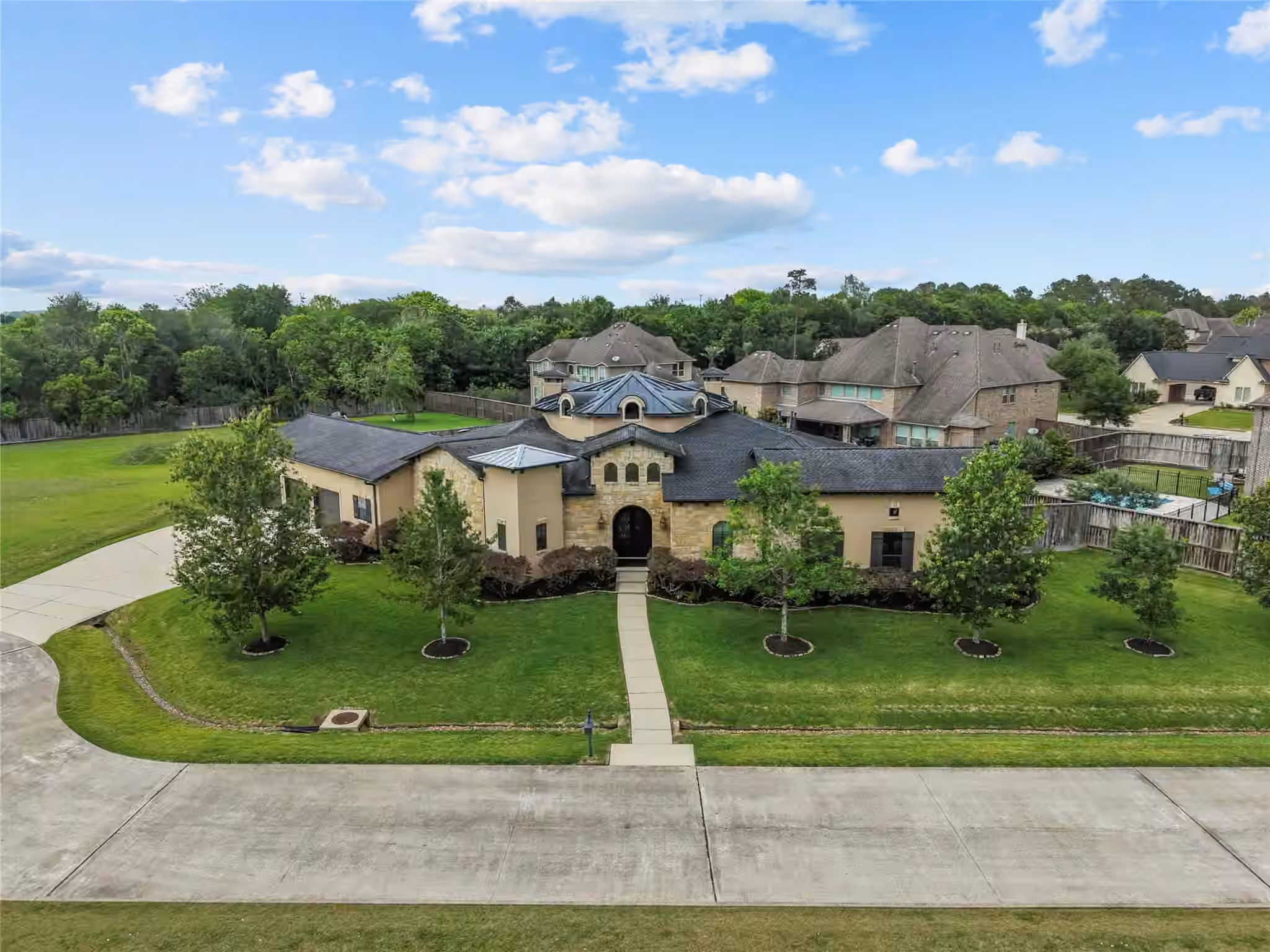 Photo 6 of 2080 Wilderness Trail, Friendswood, TX