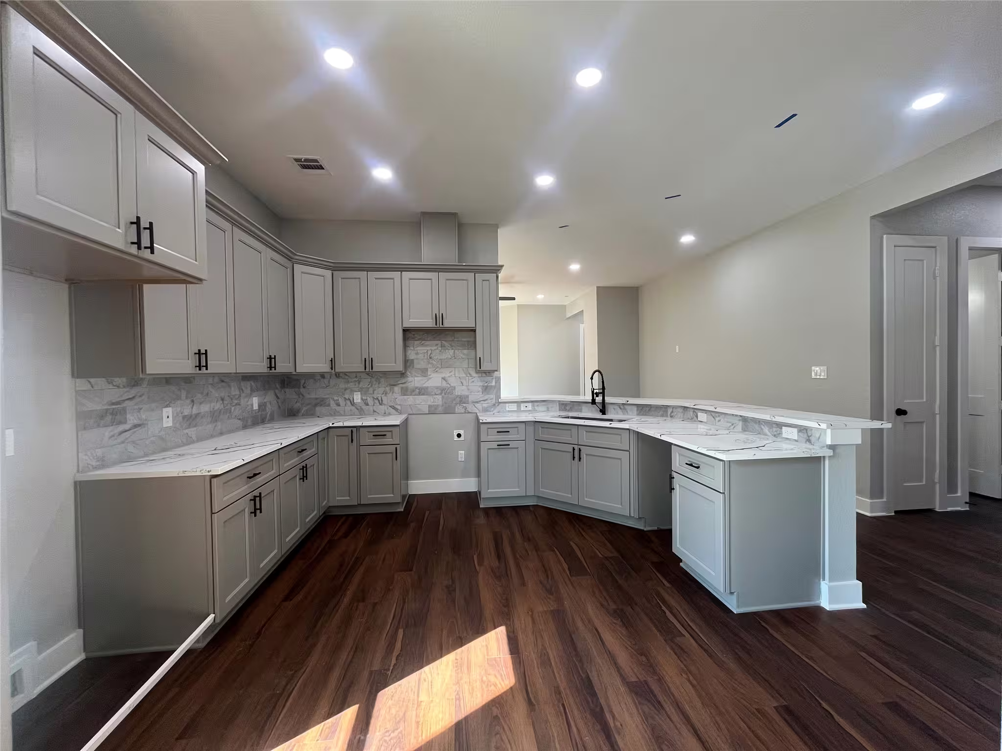 Photo 5 of 28811 Champion Oaks Dr, Magnolia, TX