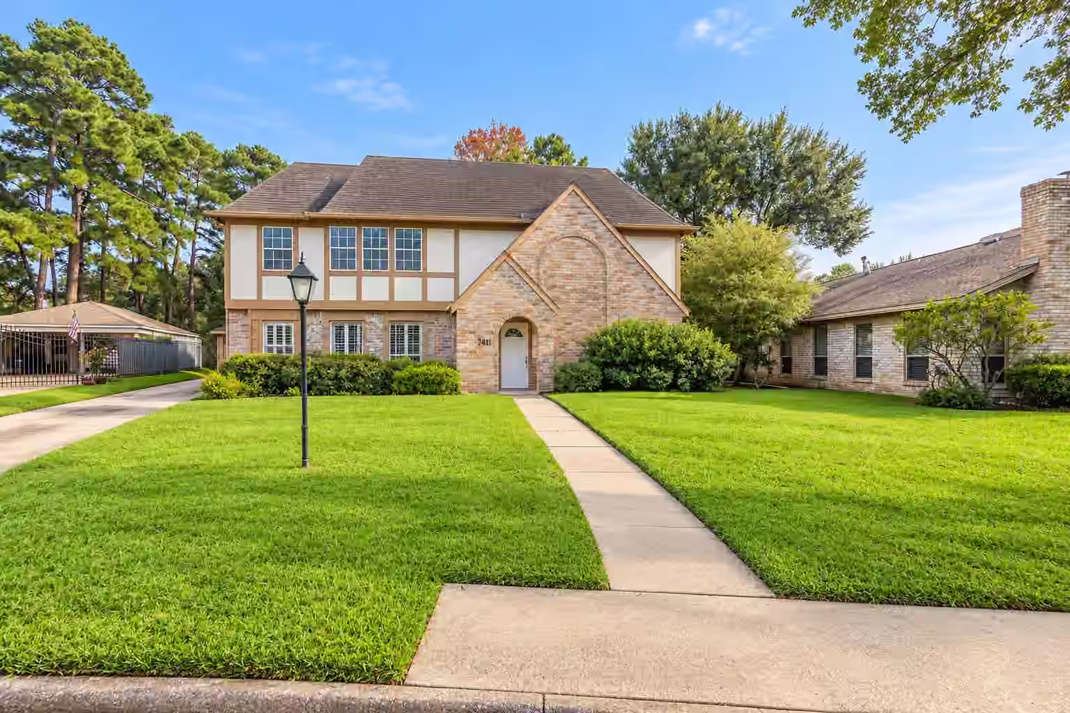 Photo 4 of 7411 Bairnsdale Lane, Houston, TX