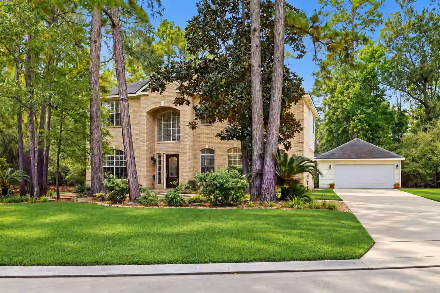 Photo of 7 Mayborough Court, The Woodlands, TX 77382
