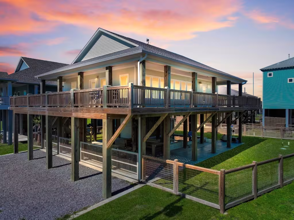 Photo of 928 Kenlyn Drive, Crystal Beach, TX 77650