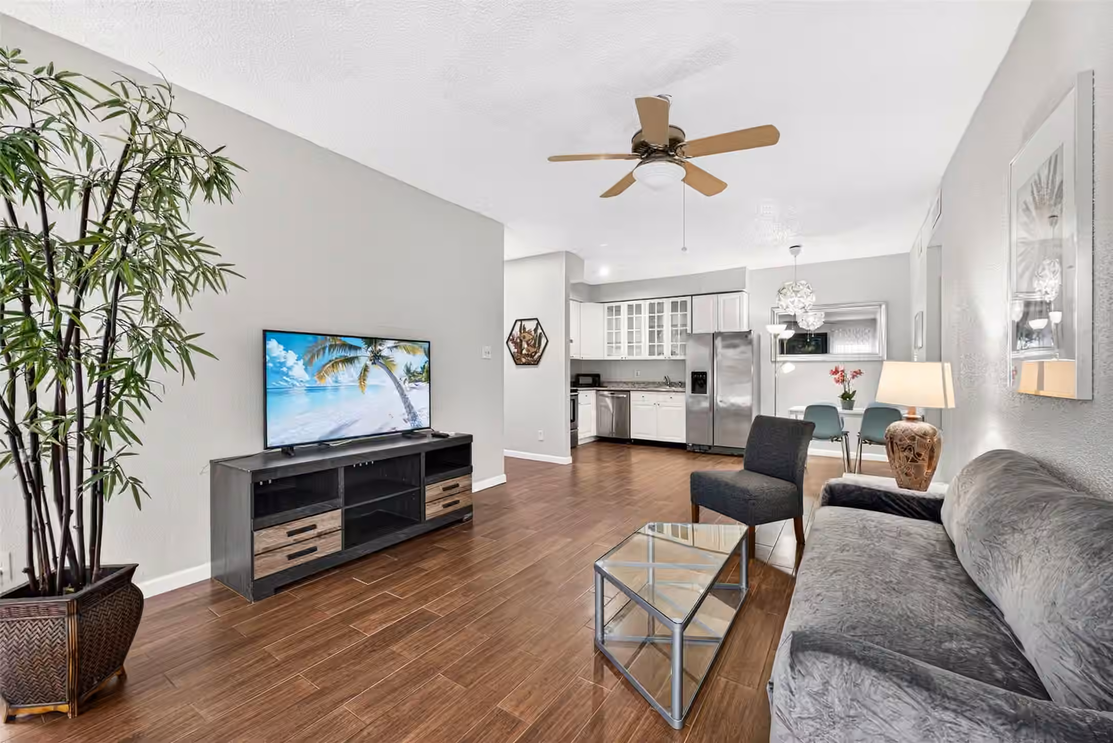 Photo 4 of 10047 Westpark Drive 65, Houston, TX