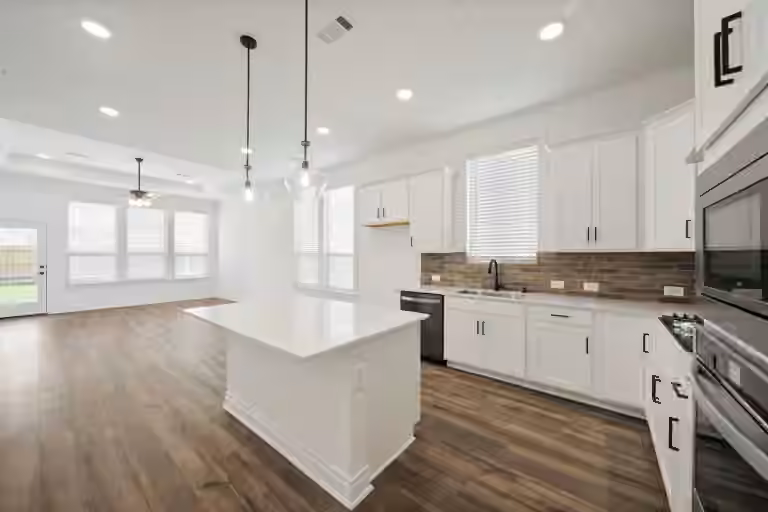 Photo 6 of 661 Amber Falls Drive, Montgomery, TX