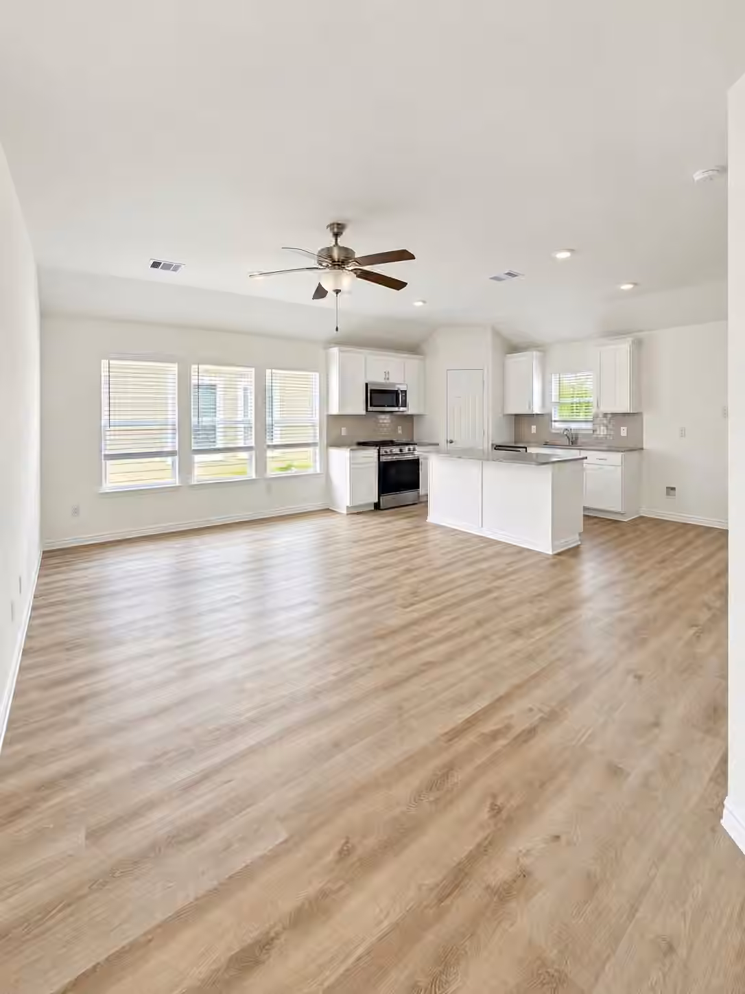 Photo 2 of 509 Oak Chase Avenue, Dayton, TX