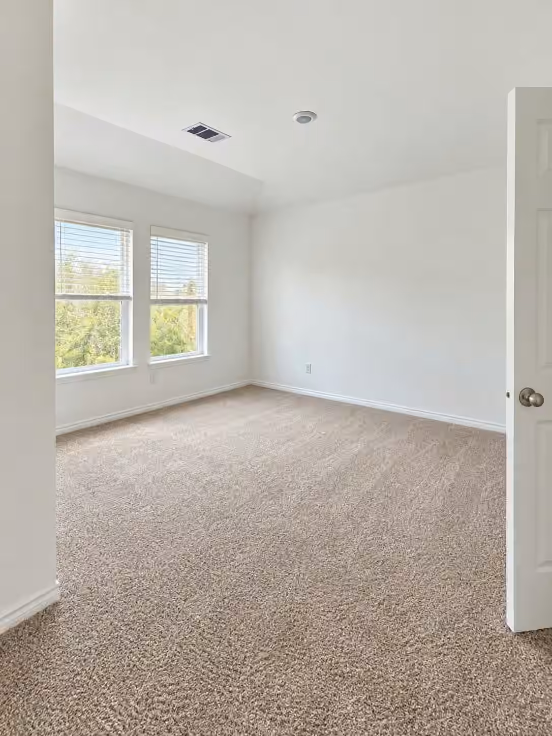 Photo 6 of 509 Oak Chase Avenue, Dayton, TX