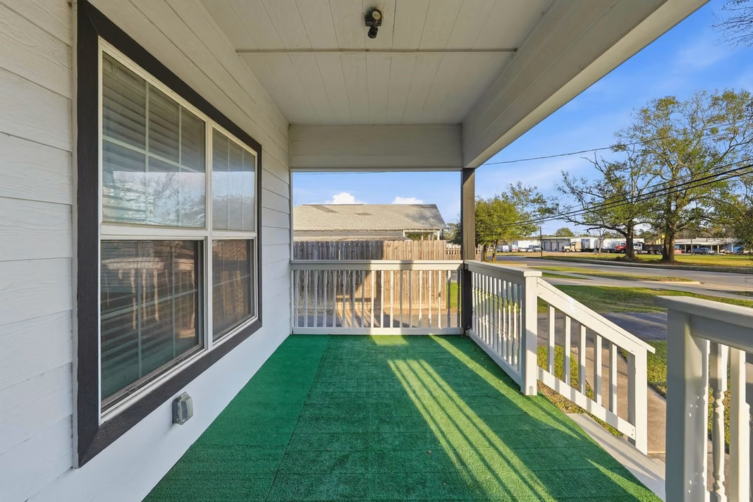 Photo 5 of 308 E Phillips Street, Conroe, TX